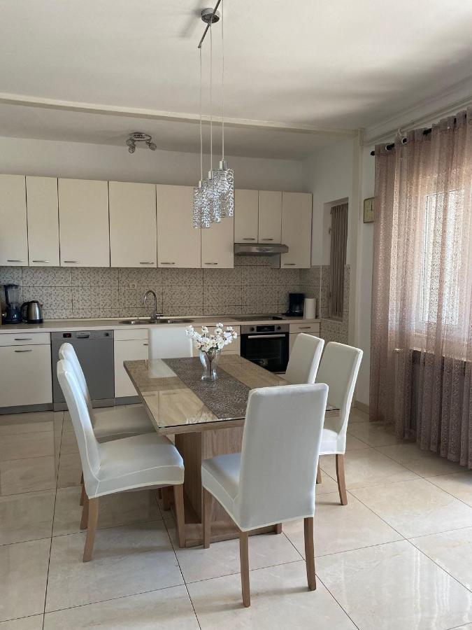 Apartment Viki Lozovac Kültér fotó