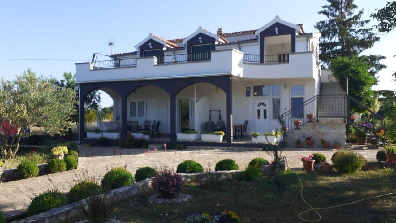 Apartment Viki Lozovac Kültér fotó